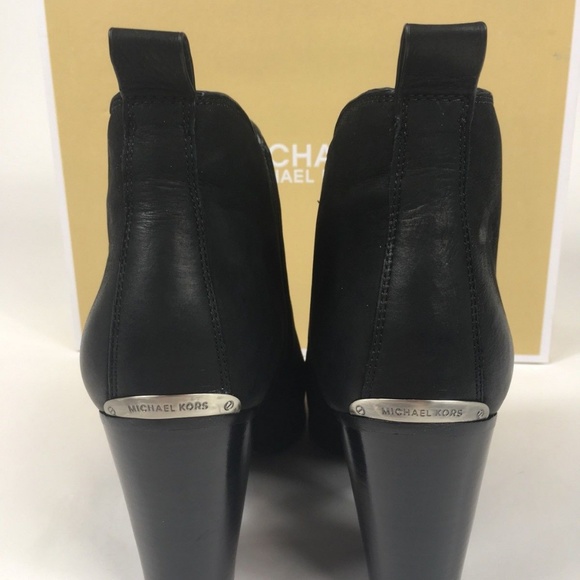 Michael Kors 8.5 M Brandy Bootie Black Suede - Picture 4 of 7
